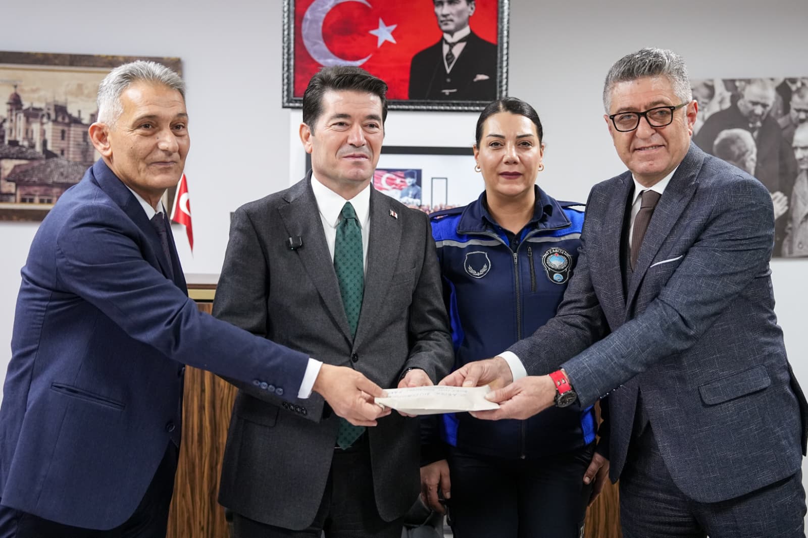 ORTAHİSAR ZABITASINDAN BURS KAMPANYASINA ANLAMLI DESTEK