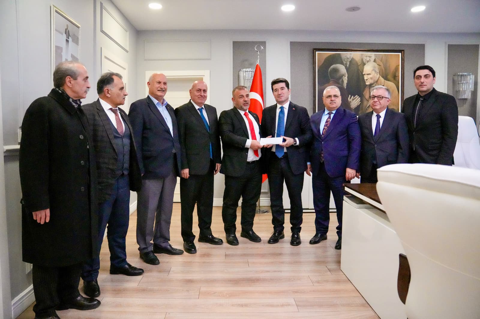 ORTAHİSAR’DA BURS DAYANIŞMASI BÜYÜYOR