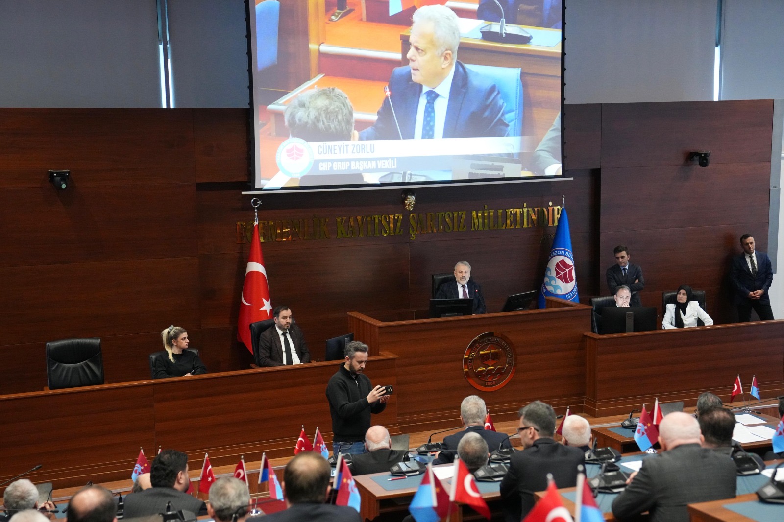 ZORLU: “TRABZON BÜYÜKŞEHİR BELEDİYESİ’NİN BORÇLANMASINI TAKİP EDEMİYORUZ! BU BORÇLAR NASIL ÖDENECEK?”