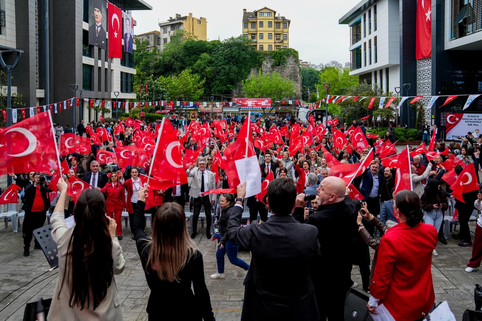ORTAHİSAR’DA 19 MAYIS, BÜYÜK BİR COŞKUYLA KUTLANDI