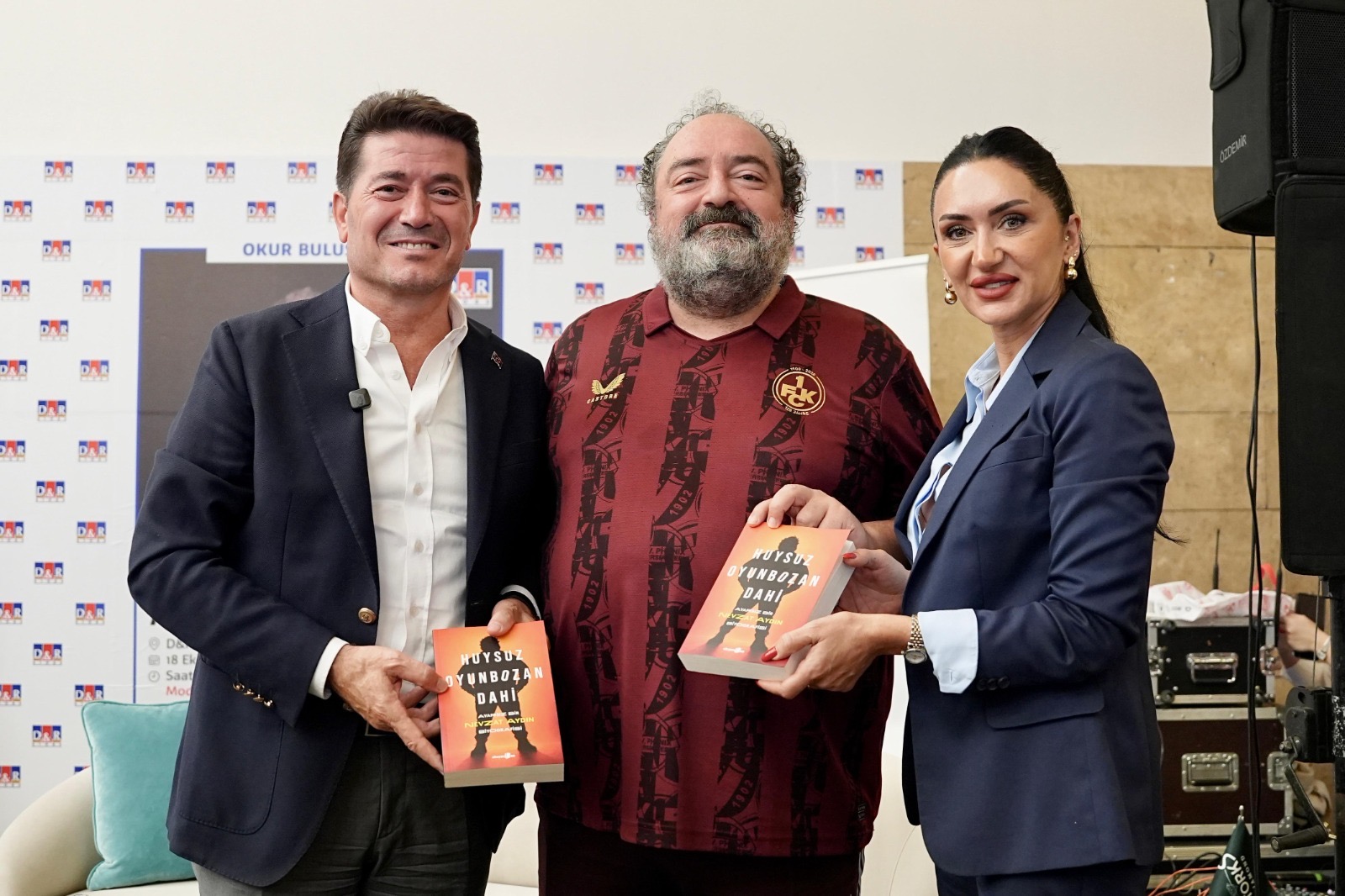 BAŞKAN KAYA, “HUYSUZ, OYUNBOZAN, DAHİ” İSİMLİ KİTABIN İMZA GÜNÜNE KATILDI